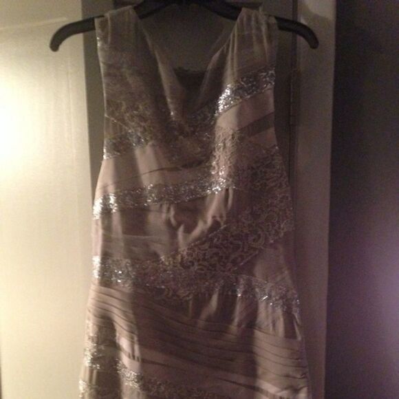 Alice and Olivia lace and sequin dress 8 - Picture 3 of 4